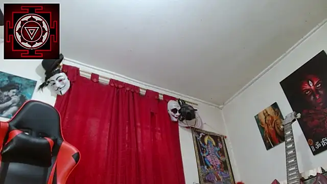 Snapshot of Amanda_Valeska chatting on May 7, 5:38 pm Amanda Valeska online show from May 7, 5:38 pm