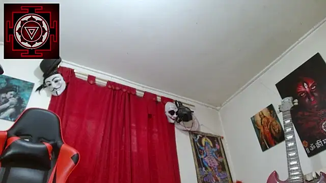 Snapshot of Amanda_Valeska chatting on April 19, 6:10 pm Amanda Valeska online show from April 19, 6:10 pm