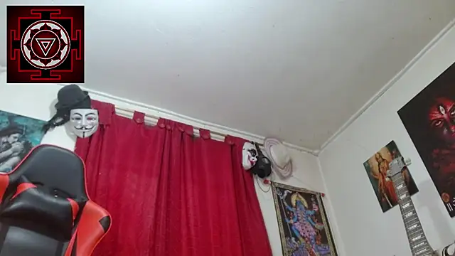 Amanda Valeska online show from November 1, 4:45 pm