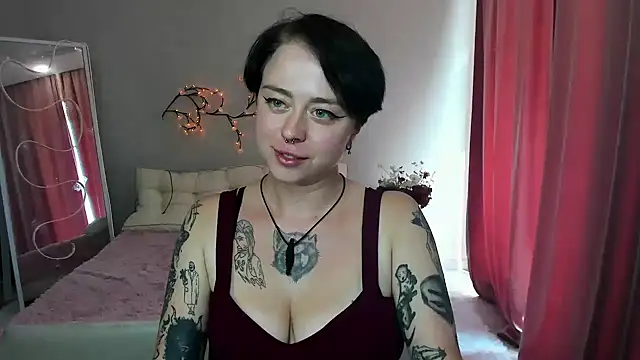 Snapshot of Adelin_R chatting on July 29, 12:37 pm Adelin R online show from July 29, 12:37 pm