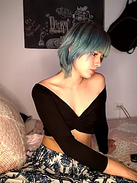 Vickyinloveee online show from July 24, 10:17 pm