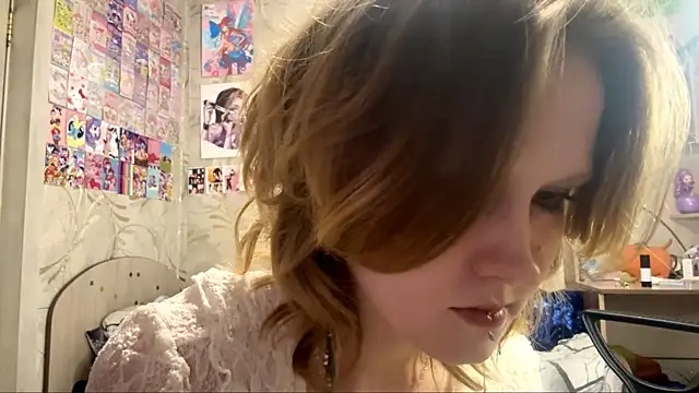 Snapshot of JosephineBulmer chatting on July 23, 4:25 pm JosephineBulmer online show from July 23, 4:25 pm