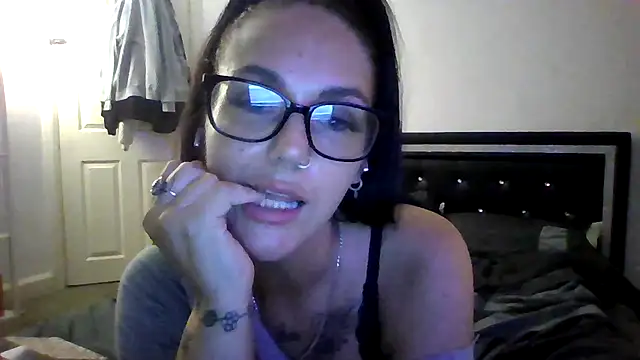Pretty Kizzi online show from July 27, 9:33 pm