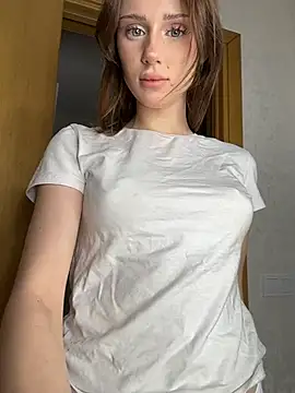 LilyLun online show from July 25, 11:38 am