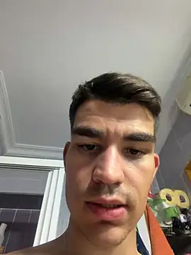 Snapshot of manuelgonzalez2204 chatting on July 23, 6:26 pm manuelgonzalez2204 online show from July 23, 6:26 pm