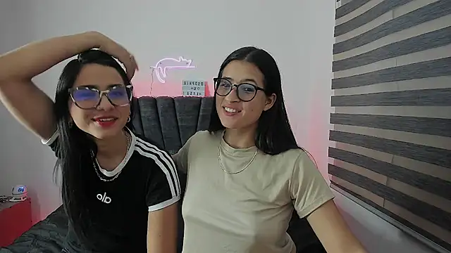 Lisa sophia  online show from July 26, 2:40 am