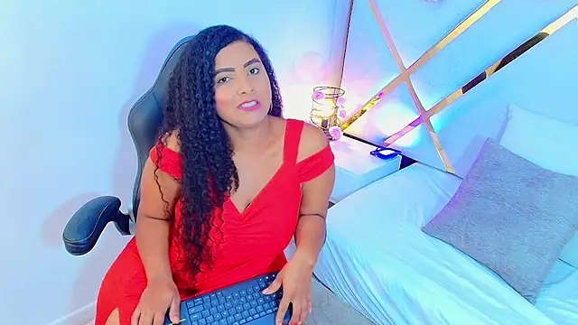 Cristal Curly online show from July 24, 11:50 am