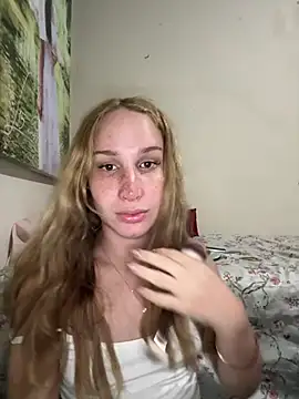 Snapshot of Helenaelisawrld chatting on July 24, 10:50 pm Helenaelisawrld online show from July 24, 10:50 pm