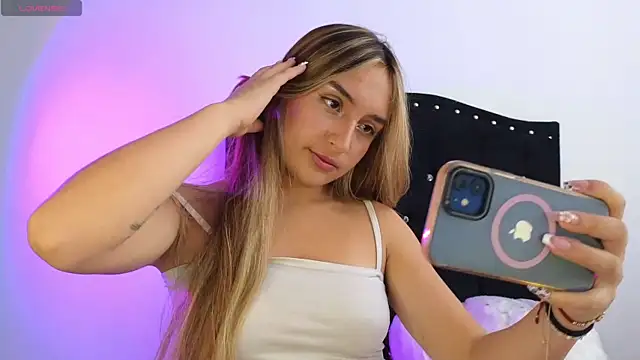 Leah mooon11 online show from July 27, 3:41 pm