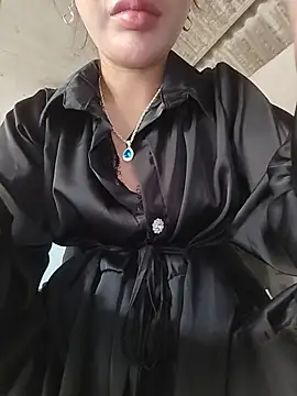 Snapshot of Coral_hi chatting on July 24, 3:35 am Coral hi online show from July 24, 3:35 am