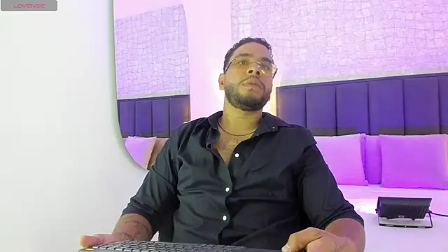 Jacksson Miller  online show from August 3, 10:03 pm