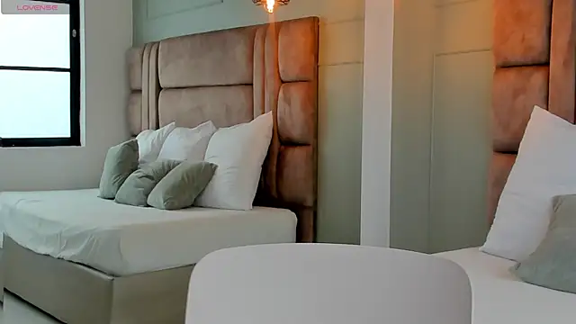 kylie monnroe online show from July 29, 9:47 pm