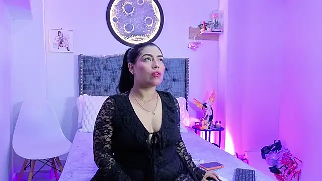 kyana cream online show from July 25, 12:00 pm