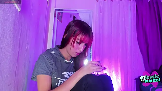 jessierocketx online show from November 18, 1:54 am