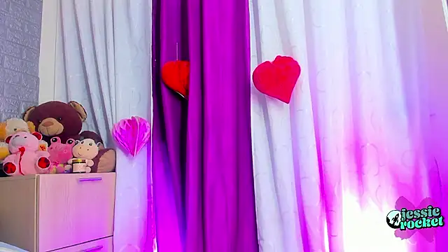 jessierocketx online show from March 23, 12:44 am