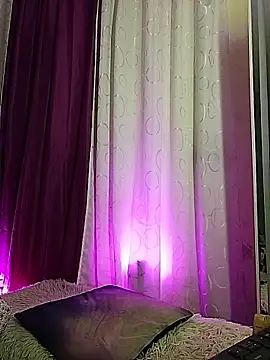 jessierocketx online show from March 28, 11:39 pm