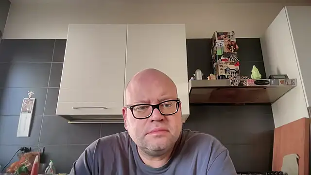 theitalianbear online show from November 15, 11:58 am