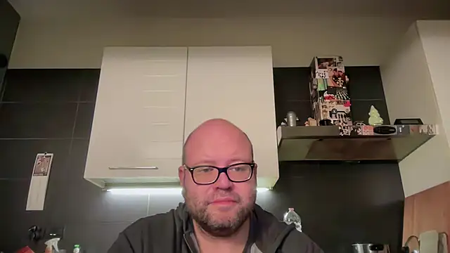 theitalianbear online show from November 29, 12:00 am