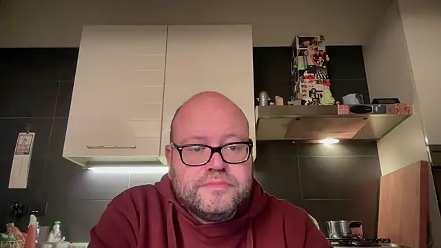 Snapshot of theitalianbear chatting on February 19, 4:55 pm theitalianbear online show from February 19, 4:55 pm