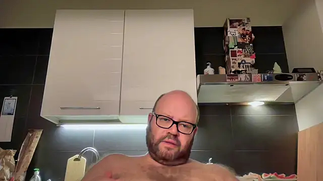 theitalianbear online show from July 16, 1:35 am