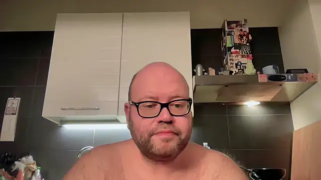 Snapshot of theitalianbear chatting on February 18, 6:15 pm theitalianbear online show from February 18, 6:15 pm