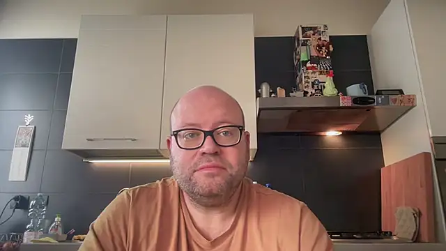 Snapshot of theitalianbear chatting on March 23, 6:37 am theitalianbear online show from March 23, 6:37 am