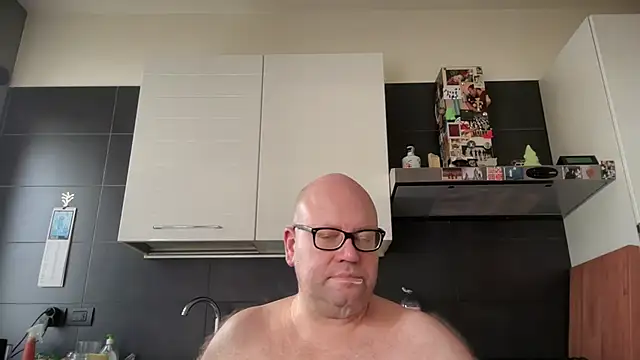 theitalianbear online show from July 20, 6:21 am