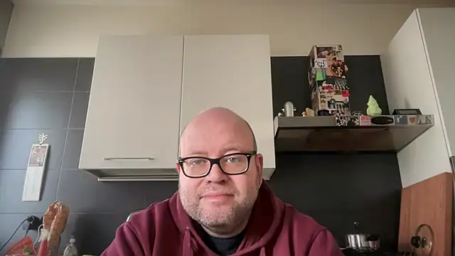 theitalianbear online show from November 20, 1:23 pm