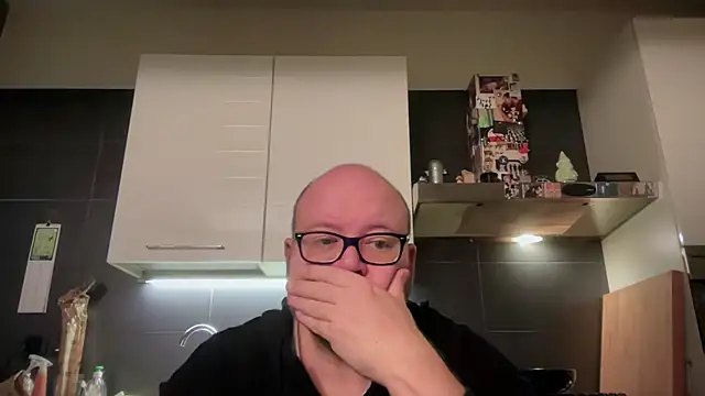 theitalianbear online show from March 2, 5:08 am