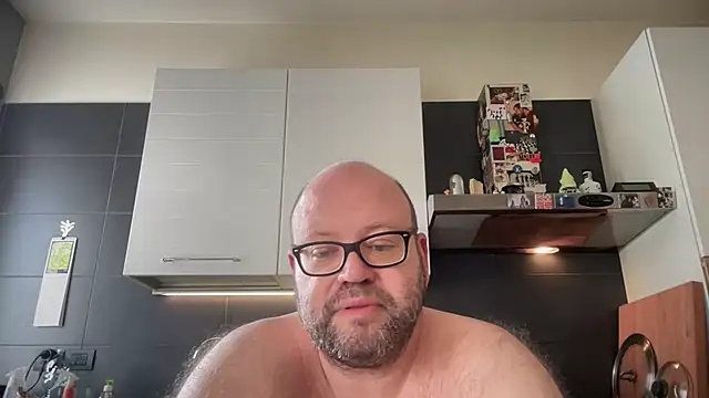 theitalianbear online show from May 14, 7:16 am