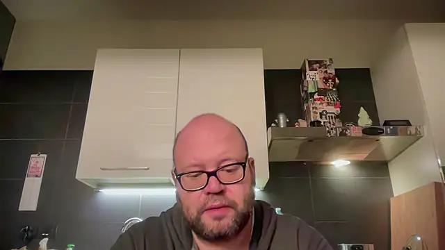 theitalianbear online show from February 11, 5:57 pm