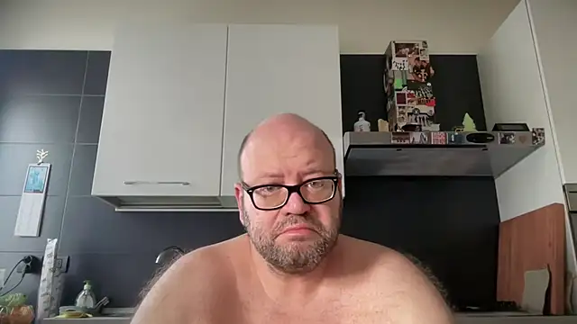 theitalianbear online show from July 6, 5:25 am