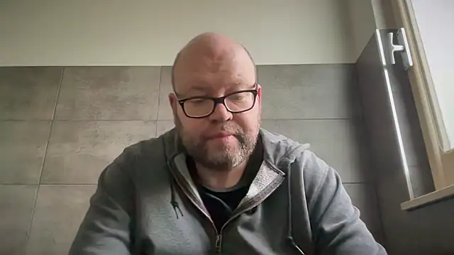 theitalianbear online show from November 4, 8:29 am