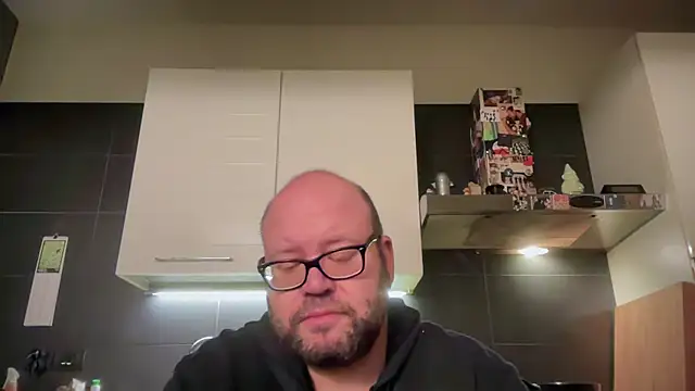 theitalianbear online show from March 16, 3:14 am