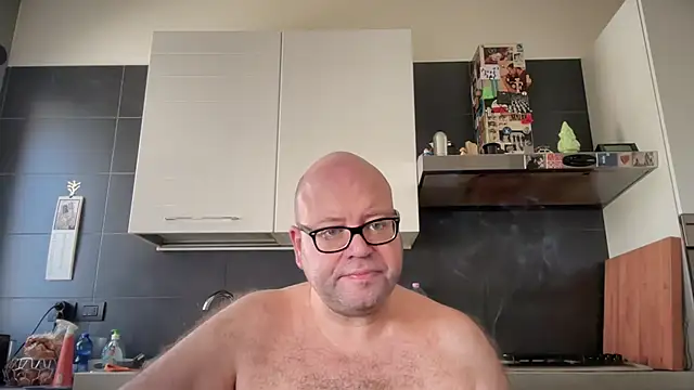 Snapshot of theitalianbear chatting on September 24, 9:38 am theitalianbear online show from September 24, 9:38 am