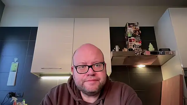 theitalianbear online show from March 29, 5:09 am