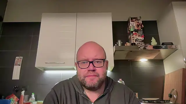 theitalianbear online show from November 30, 2:45 am