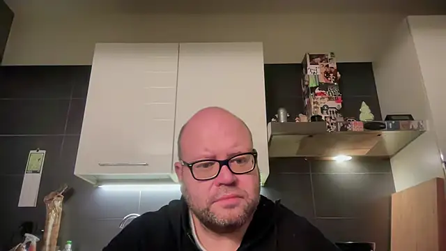 theitalianbear online show from March 2, 3:51 am