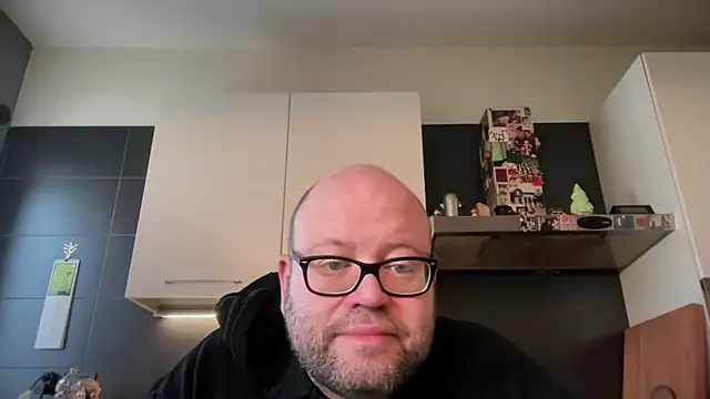 theitalianbear online show from April 2, 8:54 am