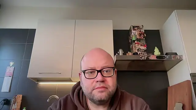 theitalianbear online show from February 25, 7:19 am