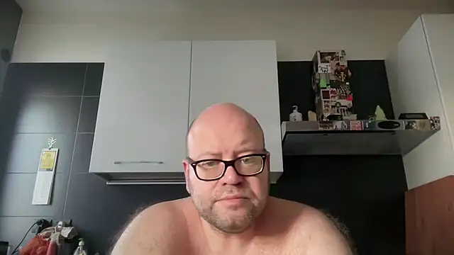 theitalianbear online show from June 28, 4:19 am