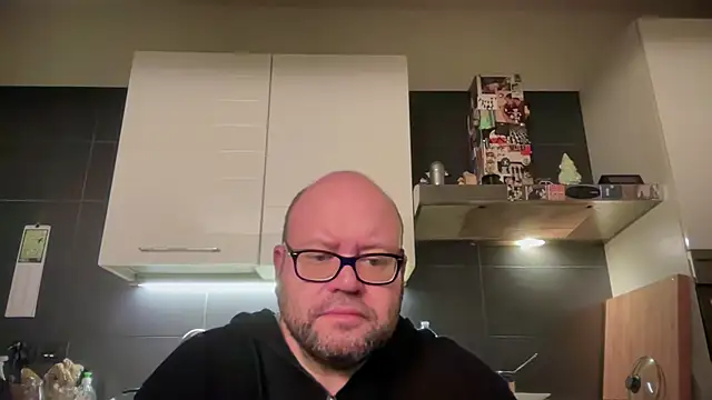 theitalianbear online show from March 6, 1:00 am