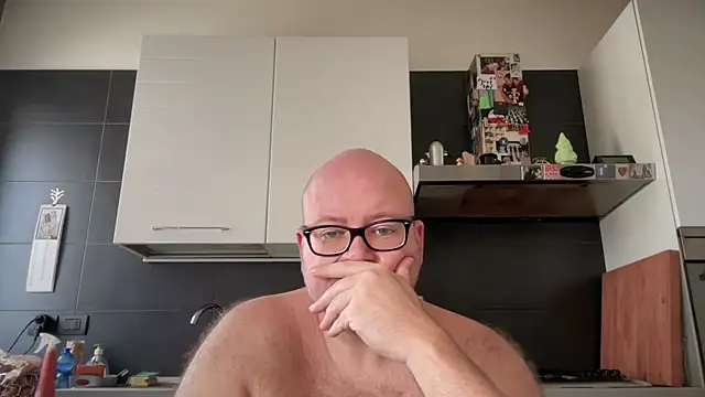 Snapshot of theitalianbear chatting on September 23, 11:28 am theitalianbear online show from September 23, 11:28 am