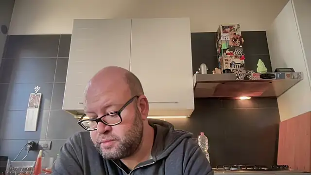 theitalianbear online show from November 5, 8:39 am