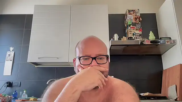 Snapshot of theitalianbear chatting on September 13, 8:47 am theitalianbear online show from September 13, 8:47 am