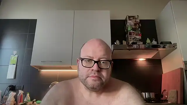 theitalianbear online show from May 30, 4:30 am