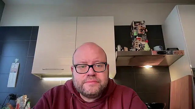 Snapshot of theitalianbear chatting on February 20, 7:23 am theitalianbear online show from February 20, 7:23 am