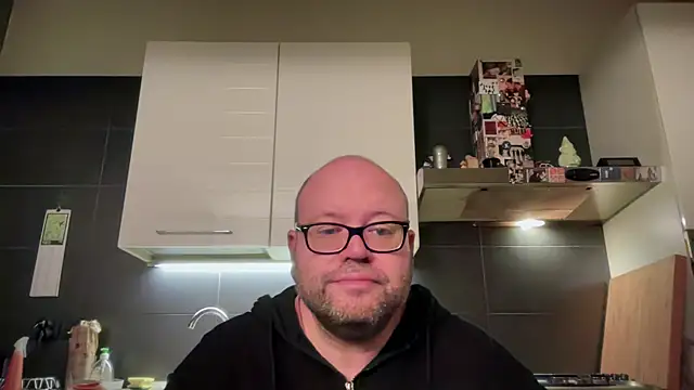 theitalianbear online show from March 31, 3:30 am