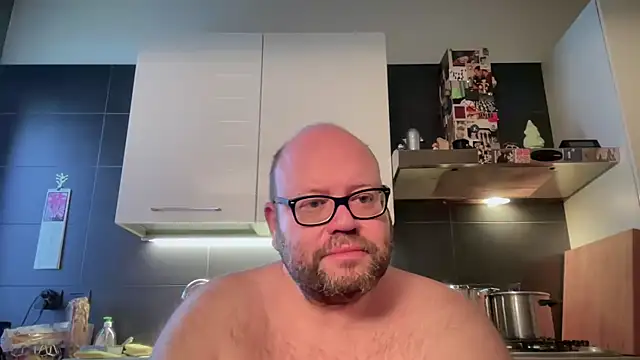 theitalianbear online show from April 14, 4:50 am