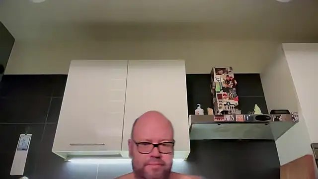 theitalianbear online show from July 9, 2:01 am